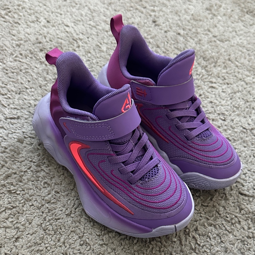 Nike Purple Kids Sneakers with Pink Highlights - Giannis Immortality 4